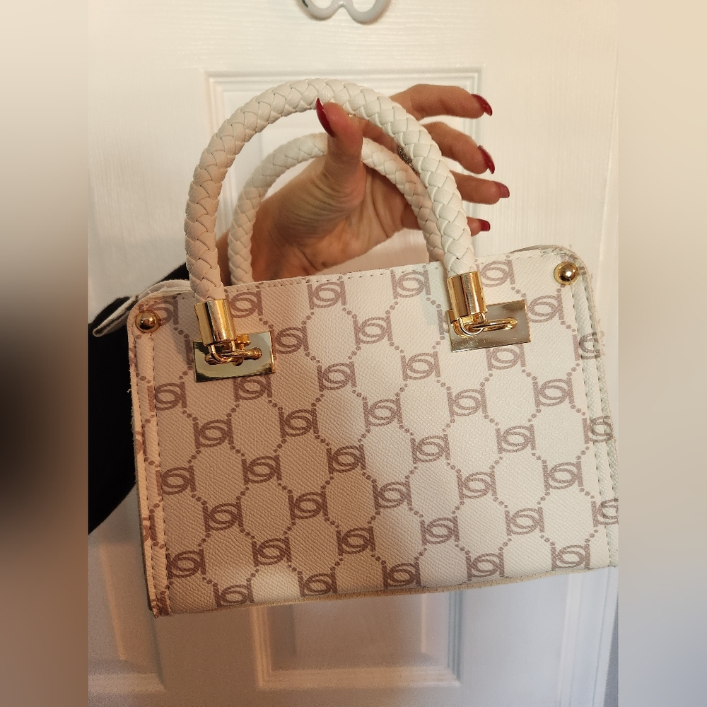 Handbag - Picture 3 of 4
